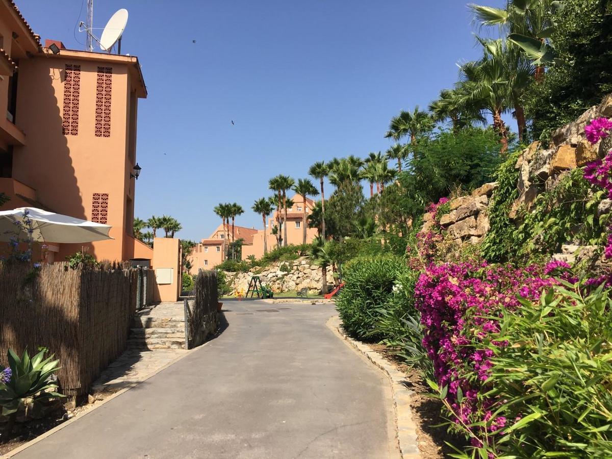 2236-Lovely Groundfloor With Pool View Casares Exterior photo